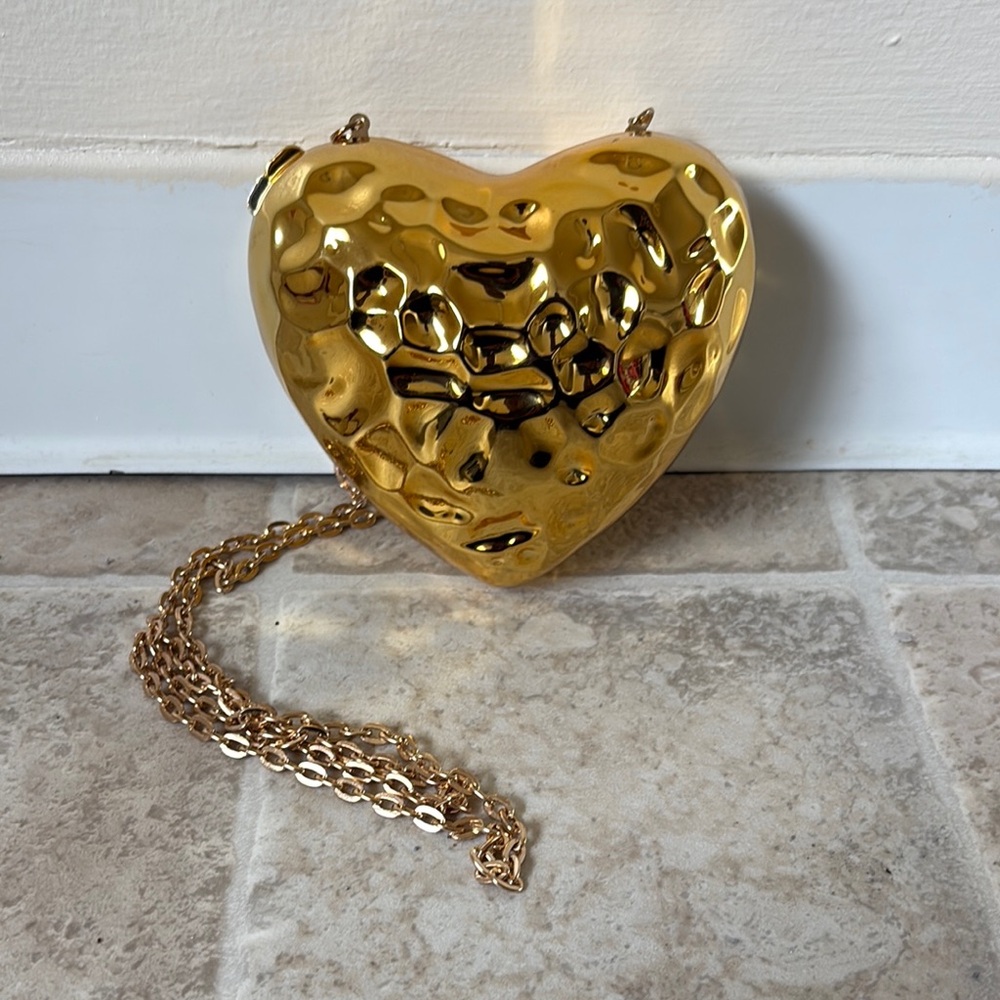 Gold Heart-Shaped Crossbody Bag - Polished Metallic Finish